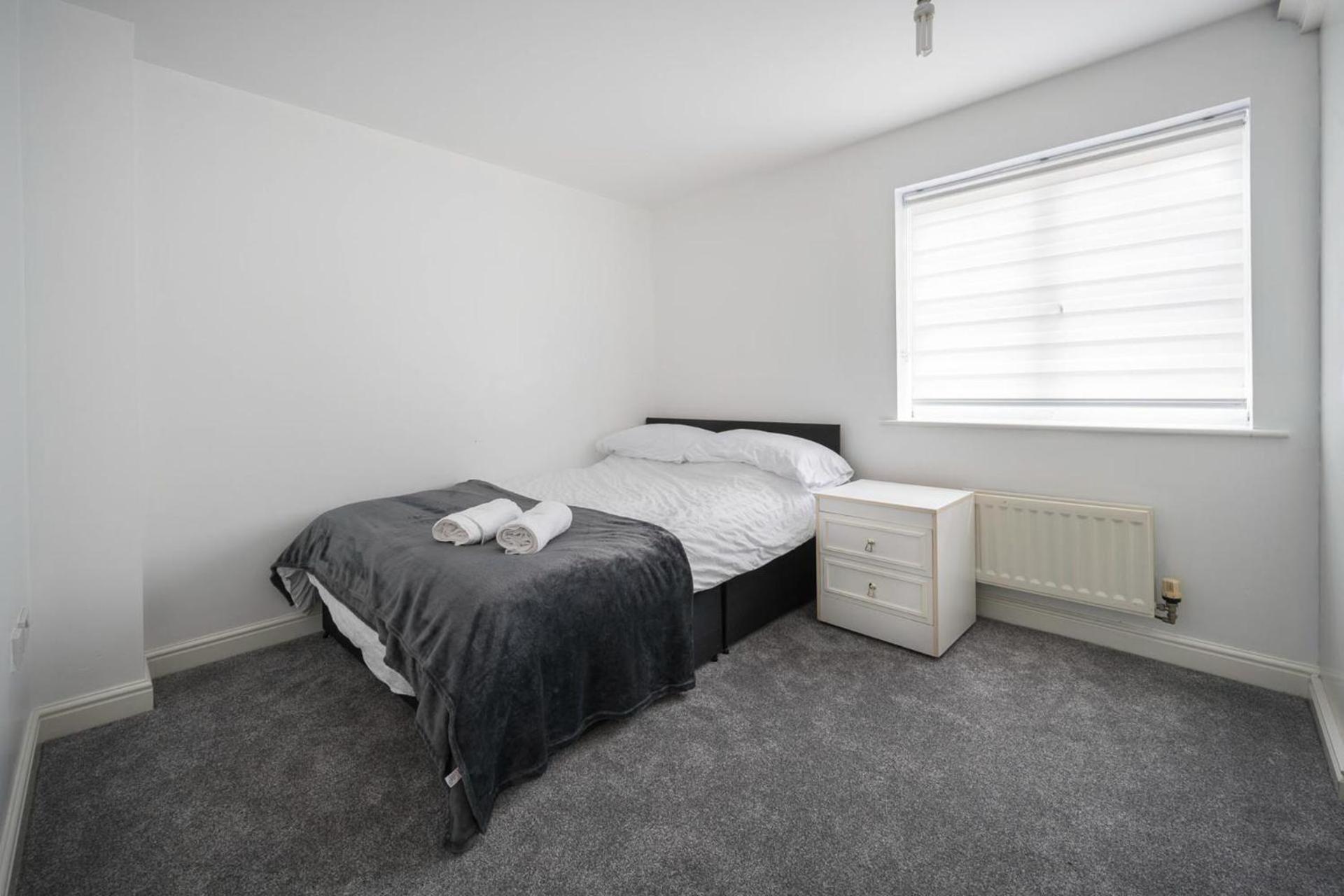 House-Sleeps7-Parking-Garden-Sportschannels Maidstone Exterior foto